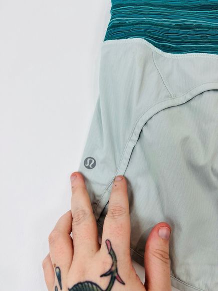 Lululemon Green Knit Trim Wide Waist Band Logo Short Yoga Gym Shorts UK S - Picture 9 of 10